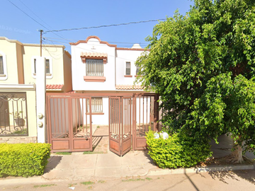 CDA. AJUSCO NO.503, CASA BLANCA, CDAD. OBREGON, SONORA. Bonita casa (LOCAL COMERCIAL, OFICINA) en venta, EXCELENTE OPORTUNIDAD de formar un patrimonio