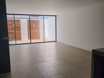 Casa en Renta en Aqua | Alberca Privada | Estudio | Residencia Moderna | $32,000