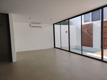 Casa en Renta en Aqua | Alberca Privada | Estudio | Residencia Moderna | $32,000