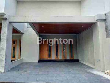Rumah Baru Modern Mewah Lokasi Kota Dekat Kampus