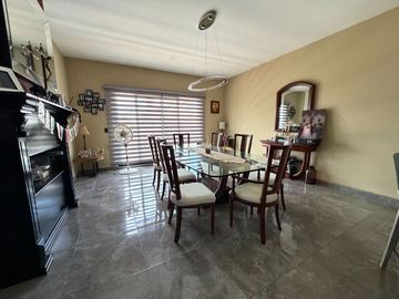 CASA CON LOCAL COMERCIAL EN VENTA EN LAS AMERICAS IRAPUTO, GTO.