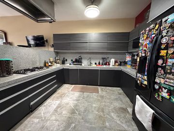 CASA CON LOCAL COMERCIAL EN VENTA EN LAS AMERICAS IRAPUTO, GTO.