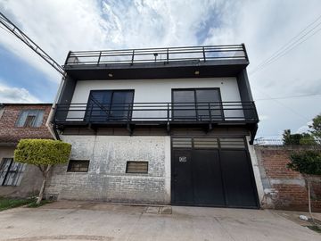 CASA CON LOCAL COMERCIAL EN VENTA EN LAS AMERICAS IRAPUTO, GTO.