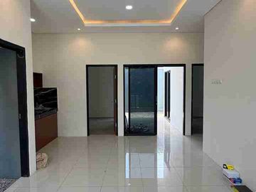 RUMAH BARU LIMASAN MODERN DENGAN TATA RUANG FUNGSIONAL DI MARGOMULYO SAYEGAN