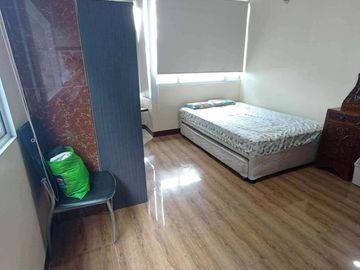 RFO Furnished 2BR with Balcony & Parking FOR LEASE / RENT at Seibu Tower BGC Taguig
