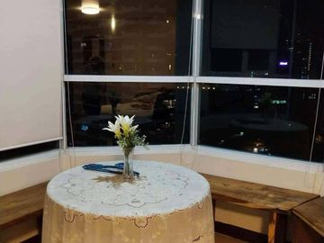 RFO Furnished 2BR with Balcony & Parking FOR LEASE / RENT at Seibu Tower BGC Taguig
