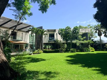 Majestuosa residencia única en el mercado