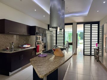Majestuosa residencia única en el mercado