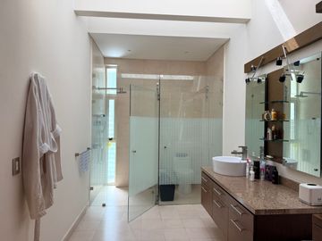 Majestuosa residencia única en el mercado