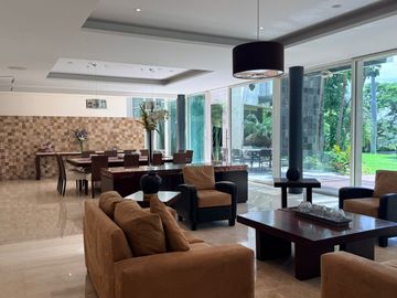 Majestuosa residencia única en el mercado