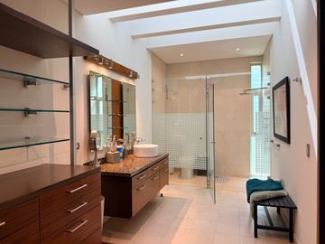 Majestuosa residencia única en el mercado