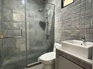 Rumah 2 Lantai di Pondok Kelapa Jakarta Timur. Kondisi Rumah Baru, SHM