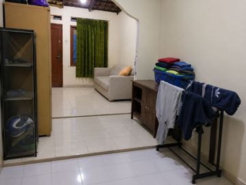 Rumah 1 Lantai di Bekasi Utara. Dalam Komplek, SHM