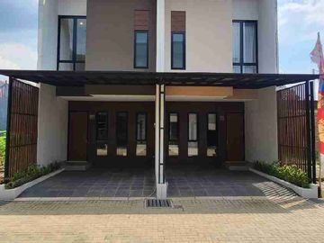 RUMAH BINTARO PONDOK AREN DALAM CLUSTER TOWNHOUSE SHM RAPI SIAP HUNI