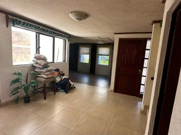 Casa en renta sin amueblar en Col. Tangamanga Ideal para oficina/ habitacional