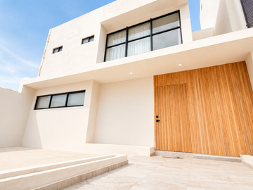 EN RENTA | Casa de 4 recamaras – La Casa que Estabas Buscando zona Sunset Beach.