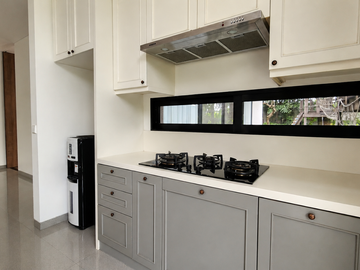 Freehold Duke Type Royal Villa with Premium Finishes & Spacious Design for Sale in Sanur  – Luxury 4-Bedroom Villa with Private Pool