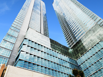 For Sale: Penthouse Residence with 3 Parking at St. Francis Shangri-La Place