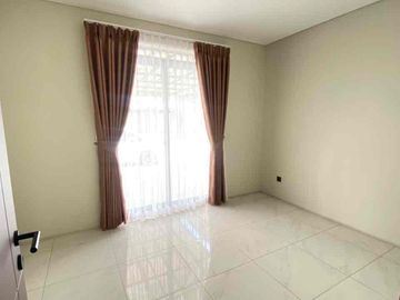 sewa rumah siap huni 2 lantai , blkg sudah renov bagus mainroad cluster punawangi