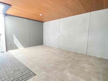 sewa rumah siap huni 2 lantai , blkg sudah renov bagus mainroad cluster punawangi