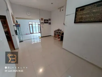 Dijual Rumah Hook di Puri Dago Mas Antapani Dekat Arcamanik Bandung Harga Nego, Fasilitas Lengkap, Bebas Banjir