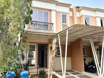 DIJUAL RUMAH CANTIK 2 LANTAI SIAP HUNI LOKASI SANGAT STRATEGIS DI ALEGRIA BSD (ENB384)