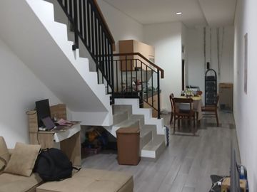 DIJUAL MURAH RUMAH TINGGAL SIAP HUNI DI KEDOYA SELATAN KEBON JERUK JAKARTA BARAT