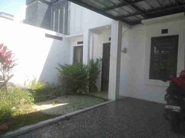 di jual cepat rumah siap huni murah 600 JT an strategis di Ciwastra
