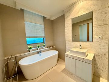 Dijual dan Disewakan Apartement Residence 8 senopati 3BR
