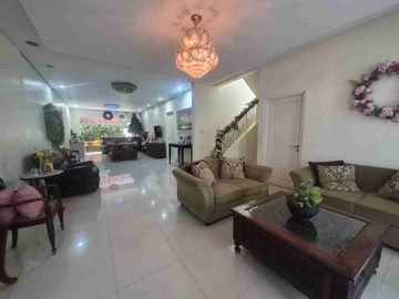 Dijual rumah siap huni cluster central park grand galaxy