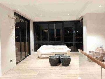 Brand New High End 3 story House and lot inandaue Cebu