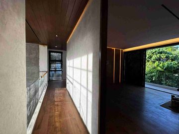 Brand New High End 3 story House and lot inandaue Cebu