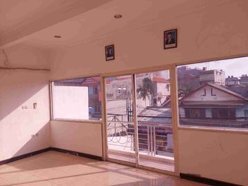 Disewakan gudang strategis siap pakai cempaka putih
