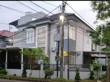 Dijual Rumah Gading Serpong SHM di Sektor 8B By Rumah Chinida (Dw)