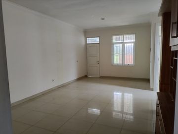 Dijual Rumah Gading Serpong SHM di Sektor 8B By Rumah Chinida (Dw)