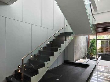 Jual Rumah Tropical Minimalist Cluster Katamaran Indah PIK, Jakarta Utara