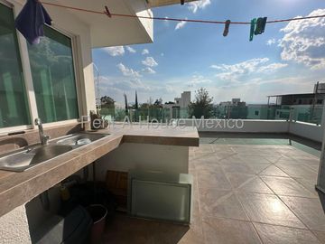 Casa en Venta Milenio III  4 Recámaras una planta baja y Roof Garden