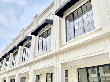 Manhattan District, Hanya 2,5 M! Investasi Menjanjikan! Ruko Madison Grande Paramount Land