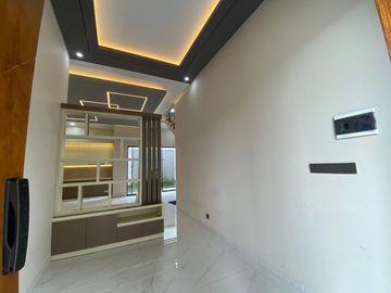 Rumah Modern Proses Finishing Semi Furnished Dekat Ugm