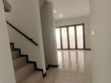 Rumah Cantik Minimalis di Tatar Wangsakerta, Kota Baru Parahyangan
