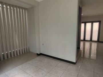 Rumah Cantik Minimalis di Tatar Wangsakerta, Kota Baru Parahyangan