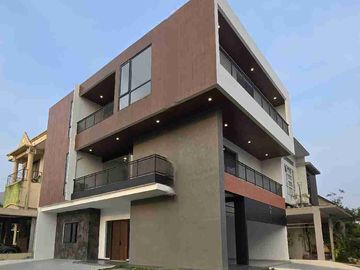Dijual Rumah Mewah Hook Di Sutera Flamboyan Alam Sutera Tangerang
