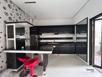 Rumah 2 Lantai Siap Huni Disewakan di Area Premium Renon