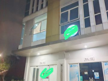 Disewakan Ruko 3 Lantai di Sumarecon Bekasi – Lokasi Strategis