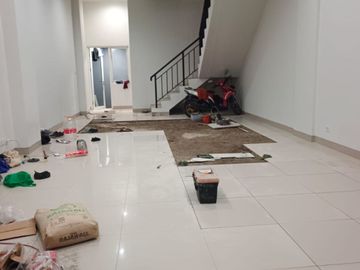Disewakan Ruko 3 Lantai di Sumarecon Bekasi – Lokasi Strategis