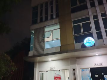 Disewakan Ruko 3 Lantai di Sumarecon Bekasi – Lokasi Strategis