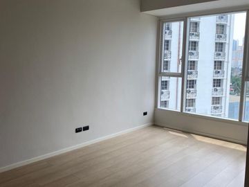 For Sale: Brand New 1BR Residence with Parking & Makati Skyline View at Shang Residences at Wack Wack
