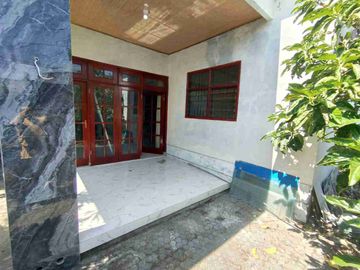 Rumah Besar Pusponjolo Siap Pakai Kinclong Tengah Kota Semarang