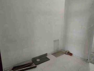 Rumah Besar Pusponjolo Siap Pakai Kinclong Tengah Kota Semarang