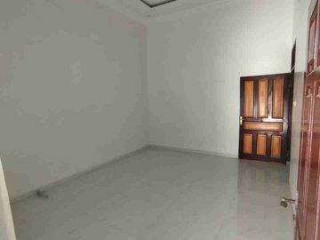 Rumah Besar Pusponjolo Siap Pakai Kinclong Tengah Kota Semarang